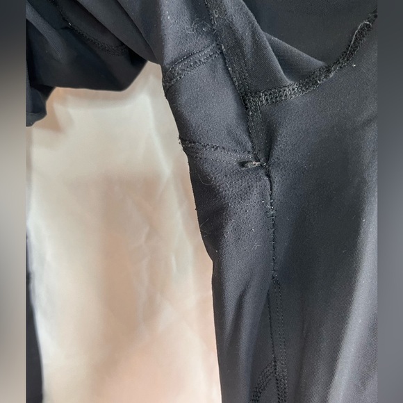 Lululemon Solid Black Wunder Under Cropped Leggings - Picture 6 of 7